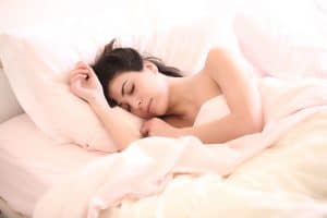 Comment dormir mieux, plus rapidement et améliorer la qualité de votre sommeil en 10 simples étapes