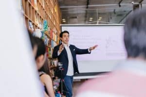 Comment se reconvertir en coach et vivre de ce métier